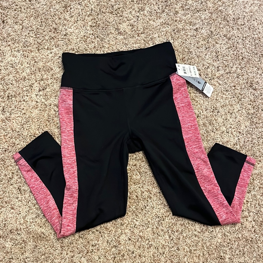 Black+Pink Cropped Leggings